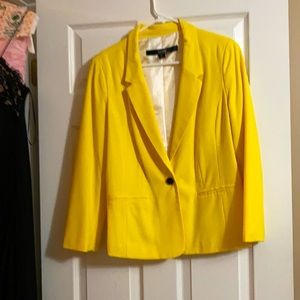 Yellow suit jacket Kensie